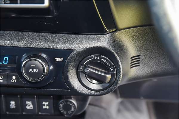 2016 Toyota Hilux SR5 GUN126R 4X4