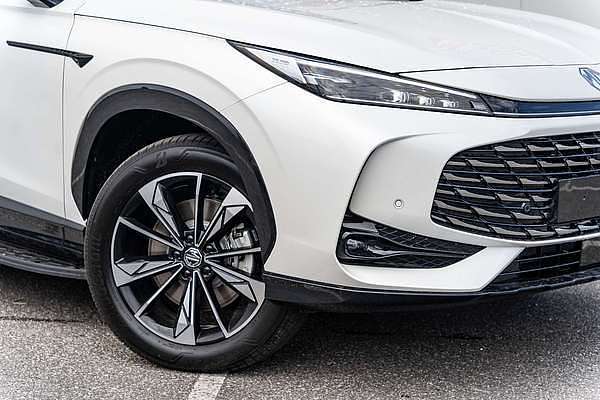 2025 MG HS Super Hybrid Essence AS33P