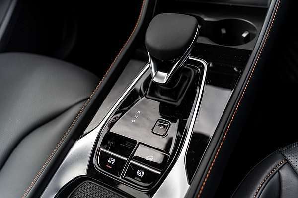 2025 MG HS Super Hybrid Essence AS33P