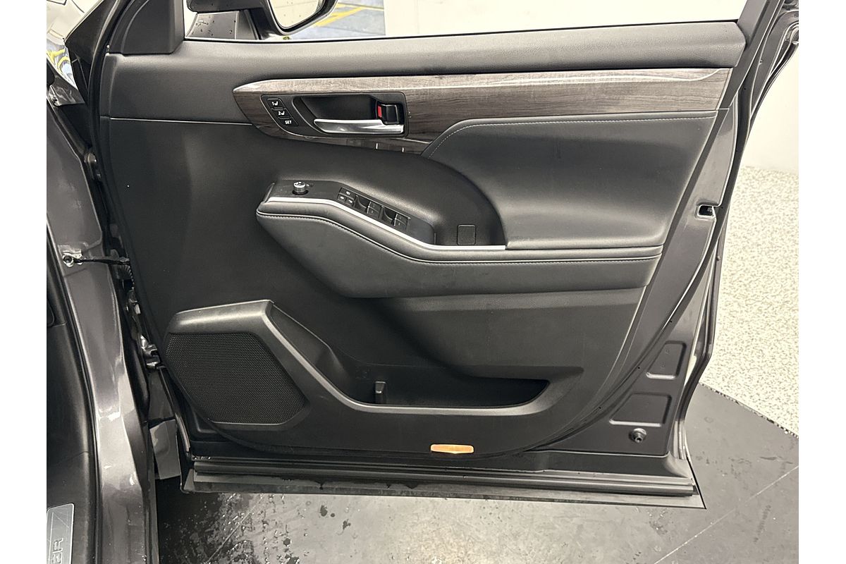2022 Toyota Kluger Grande GSU75R