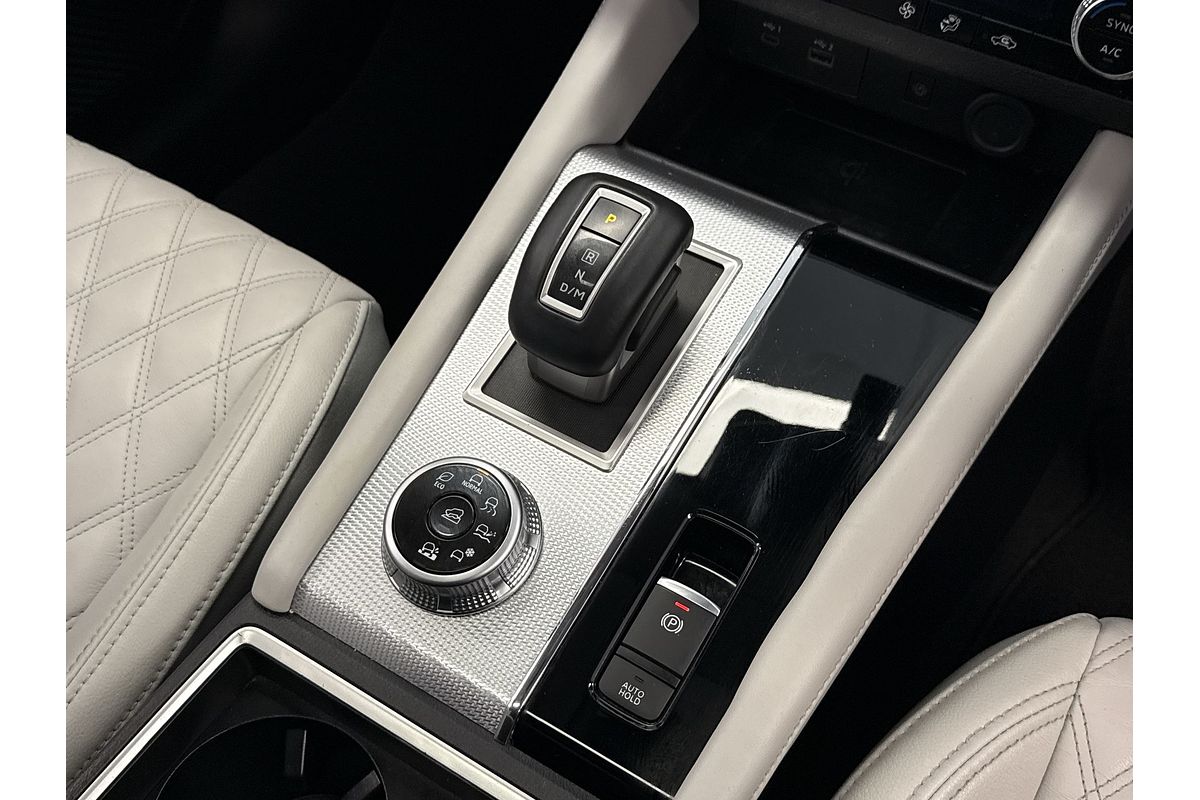 2023 Mitsubishi Outlander Exceed ZM