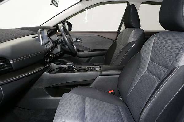 2024 Nissan X-TRAIL ST T33