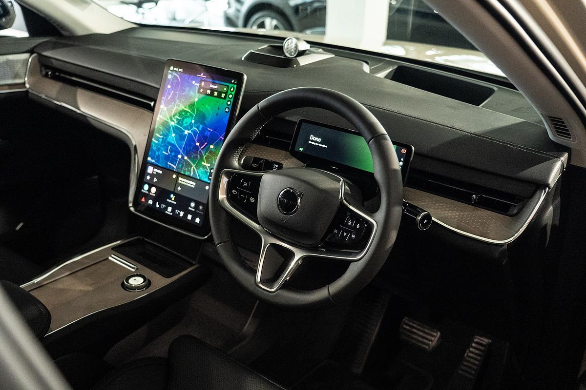 2025 Volvo EX90 Plus Twin Motor