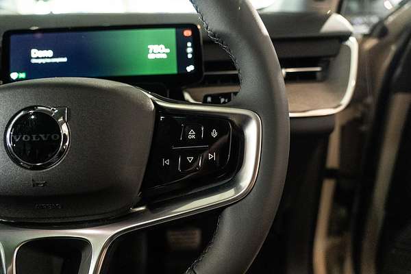 2025 Volvo EX90 Plus Twin Motor