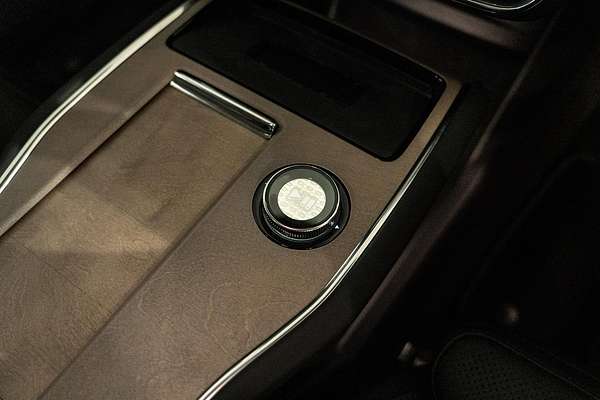 2025 Volvo EX90 Plus Twin Motor