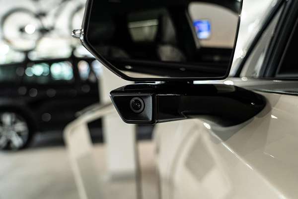 2025 Volvo EX90 Plus Twin Motor