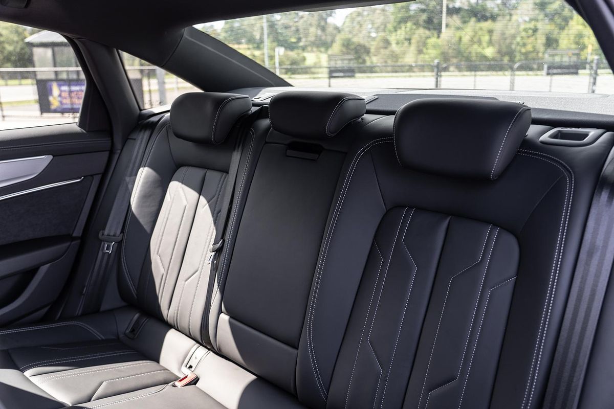 2025 Audi A6 45 TFSI S line C8