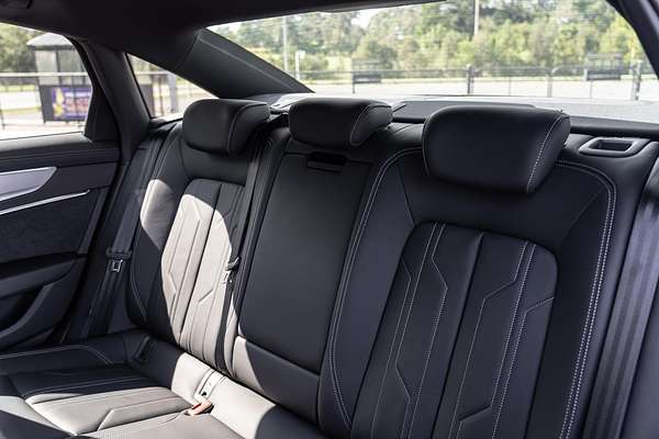 2025 Audi A6 45 TFSI S line C8