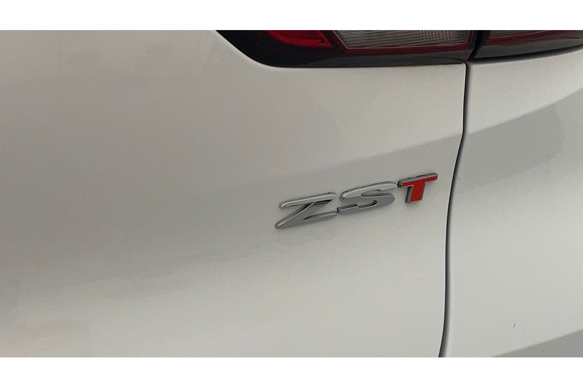 2023 MG ZST Essence