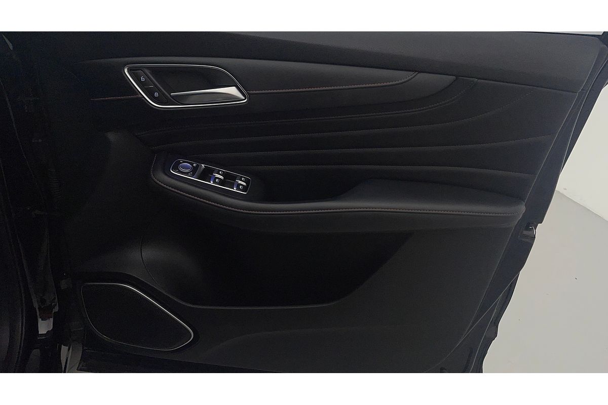 2022 MG HS Essence SAS23