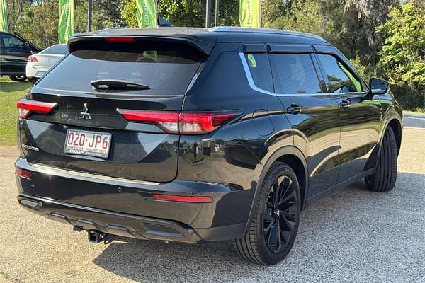 2023 Mitsubishi Outlander Black Edition ZM