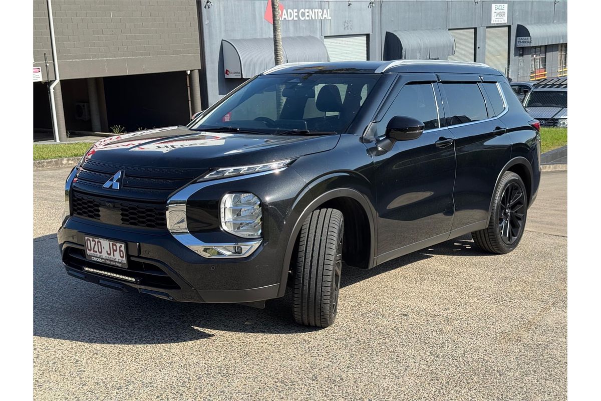 2023 Mitsubishi Outlander Black Edition ZM