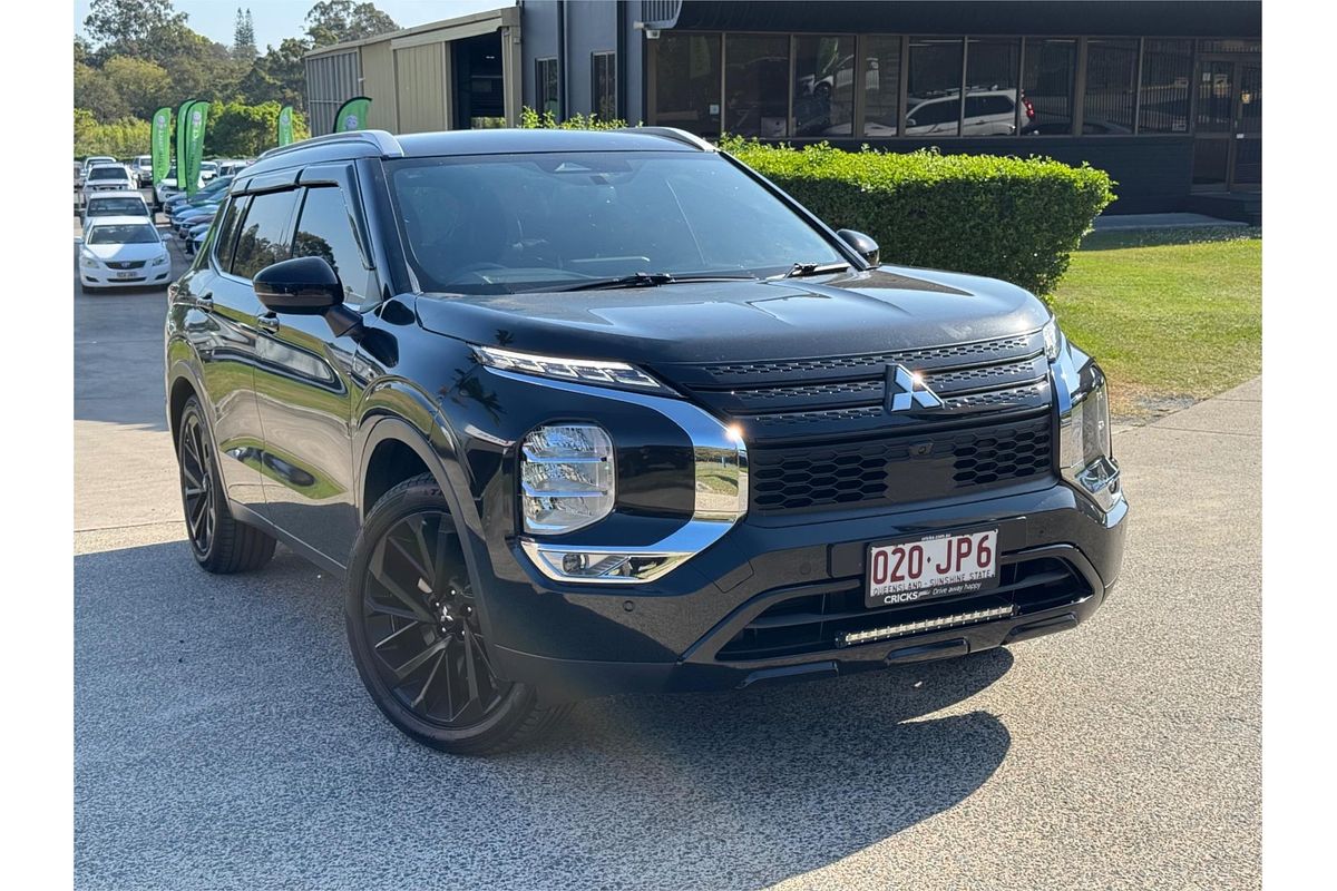 2023 Mitsubishi Outlander Black Edition ZM