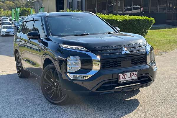 2023 Mitsubishi Outlander Black Edition ZM