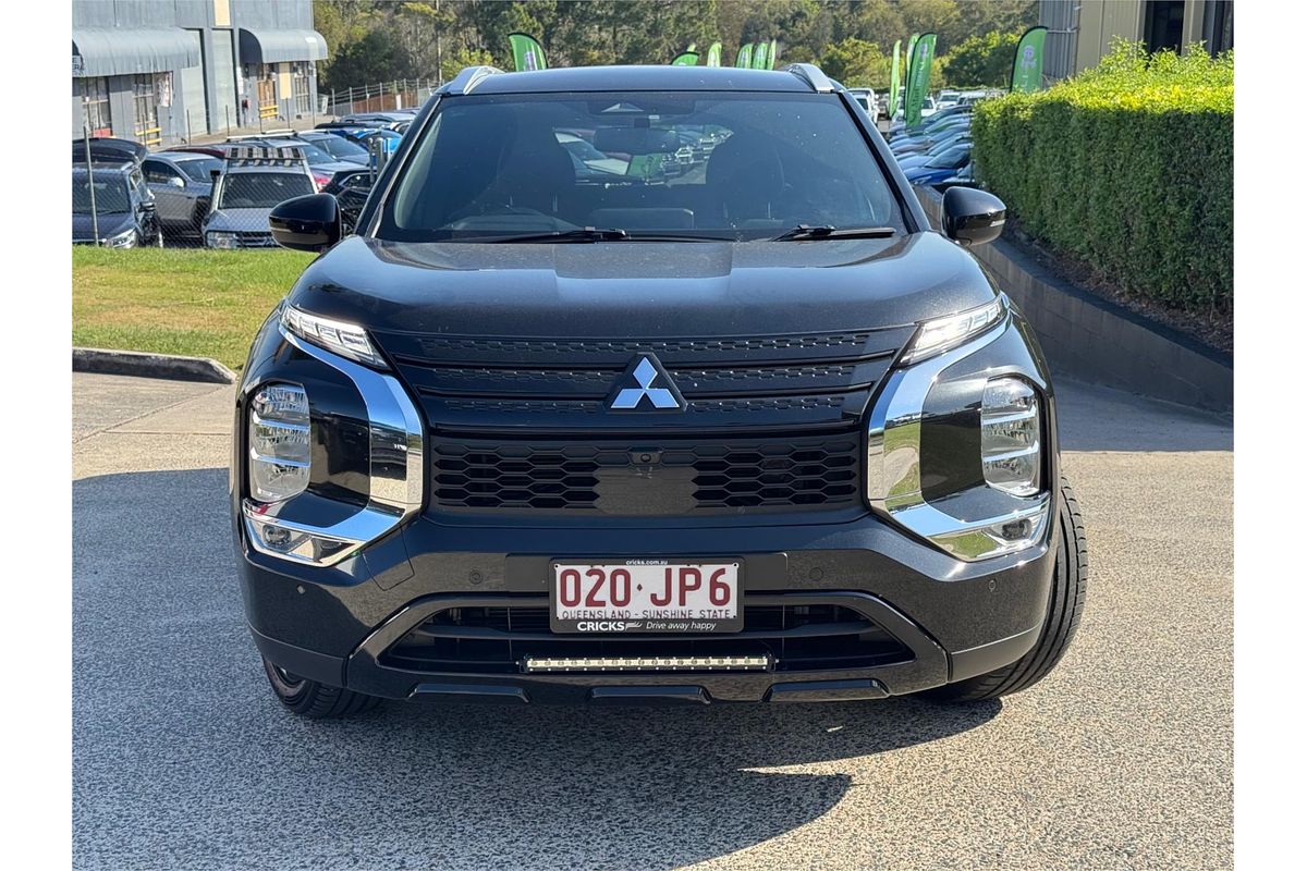 2023 Mitsubishi Outlander Black Edition ZM