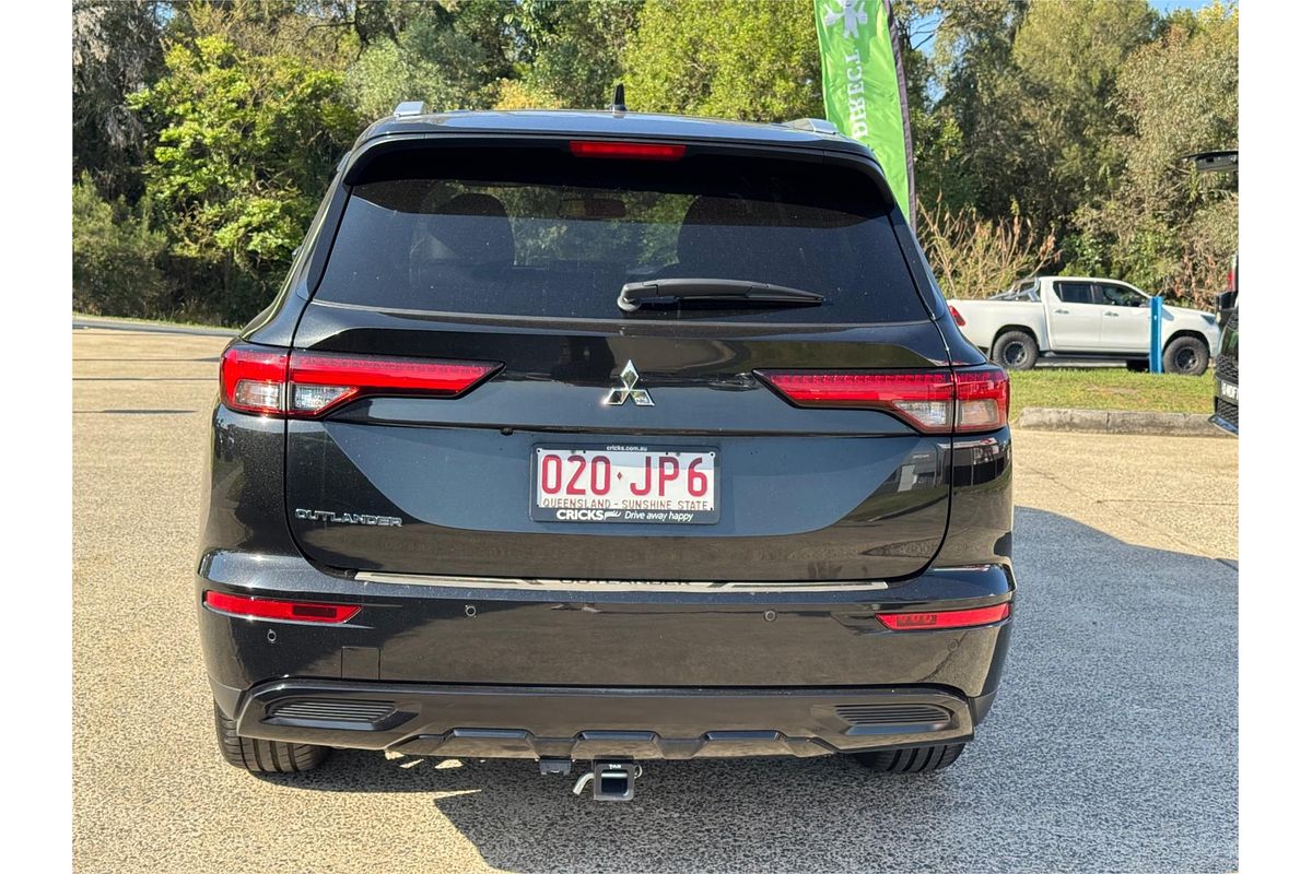 2023 Mitsubishi Outlander Black Edition ZM