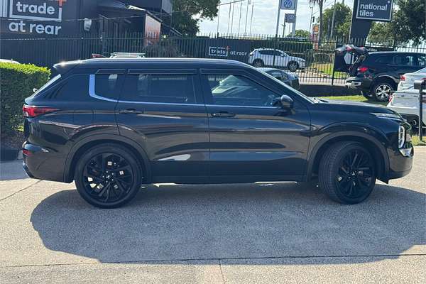 2023 Mitsubishi Outlander Black Edition ZM