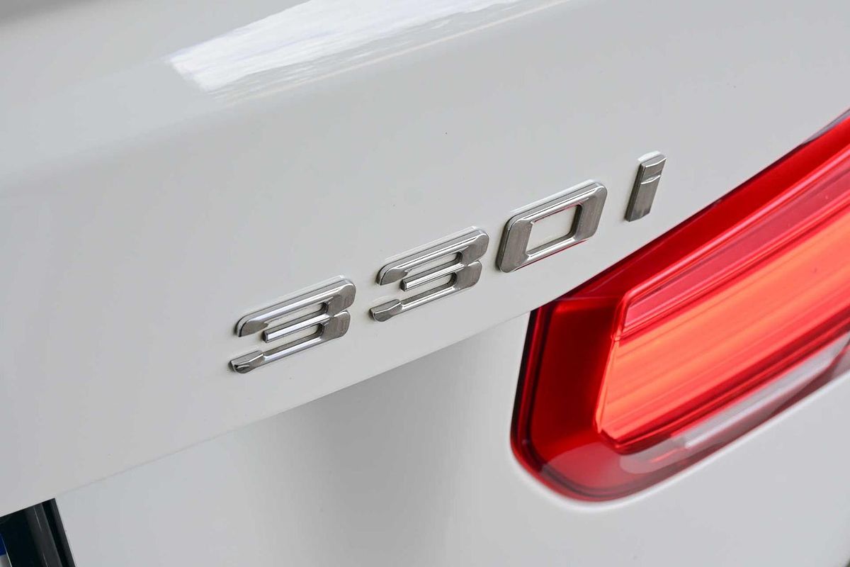 2017 BMW 3 Series 330i Sport Line F30 LCI