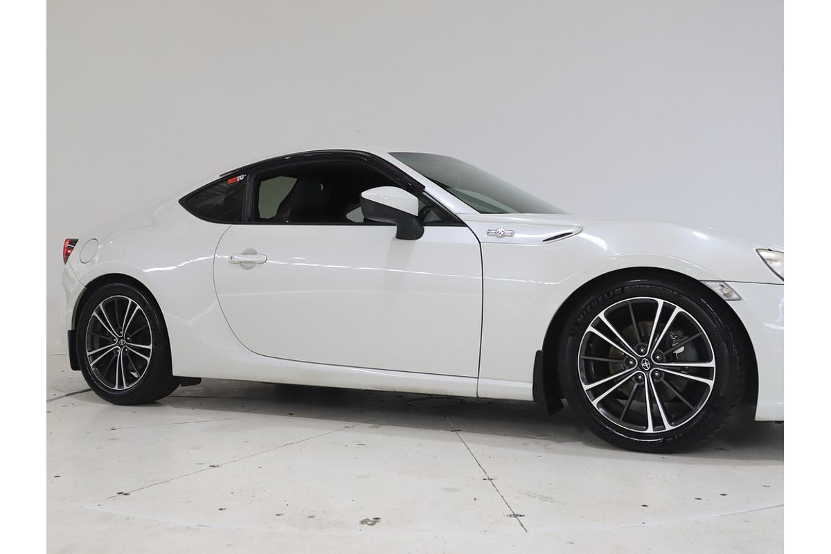 86 GTS 2.0L Petrol Manual Coupe 8078910 001