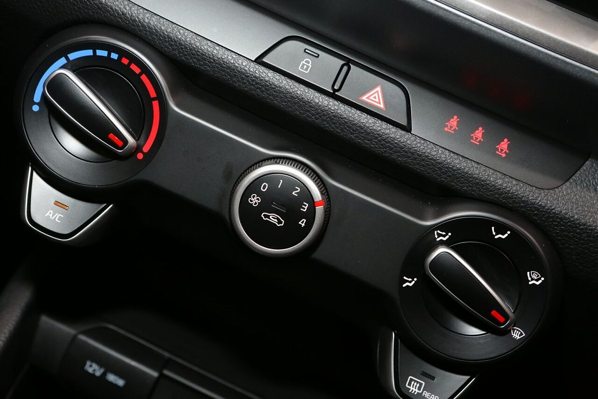 2024 Kia Stonic S YB