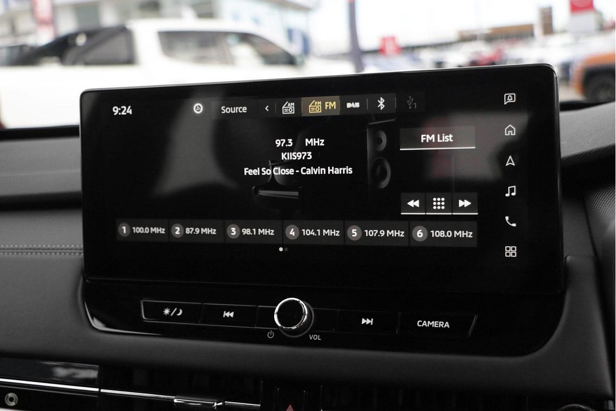 2025 Mitsubishi Outlander ES ZM