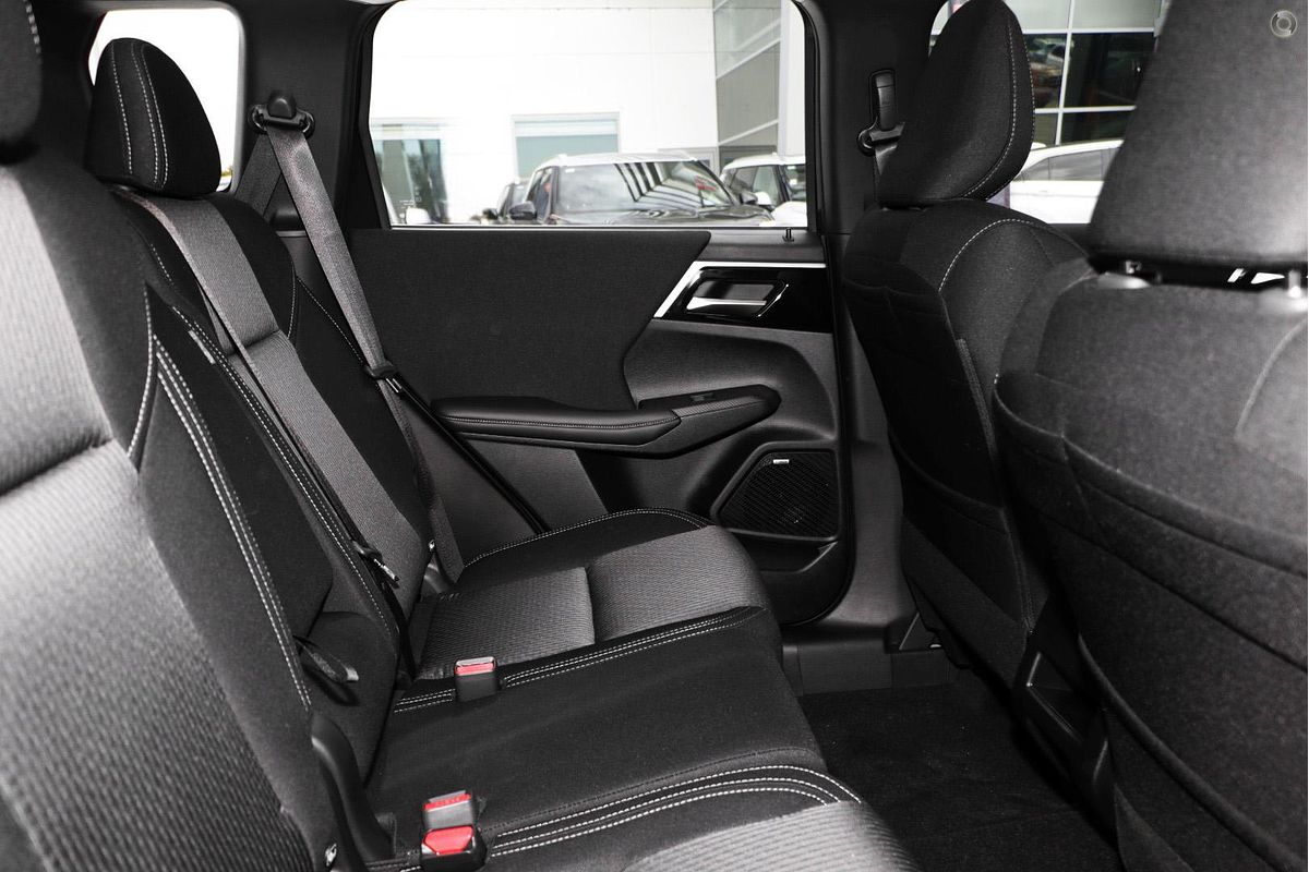 2025 Mitsubishi Outlander ES ZM