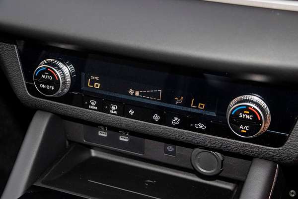 2025 Mitsubishi Outlander LS ZM