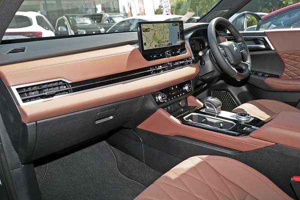 2025 Mitsubishi Outlander Exceed Tourer ZM