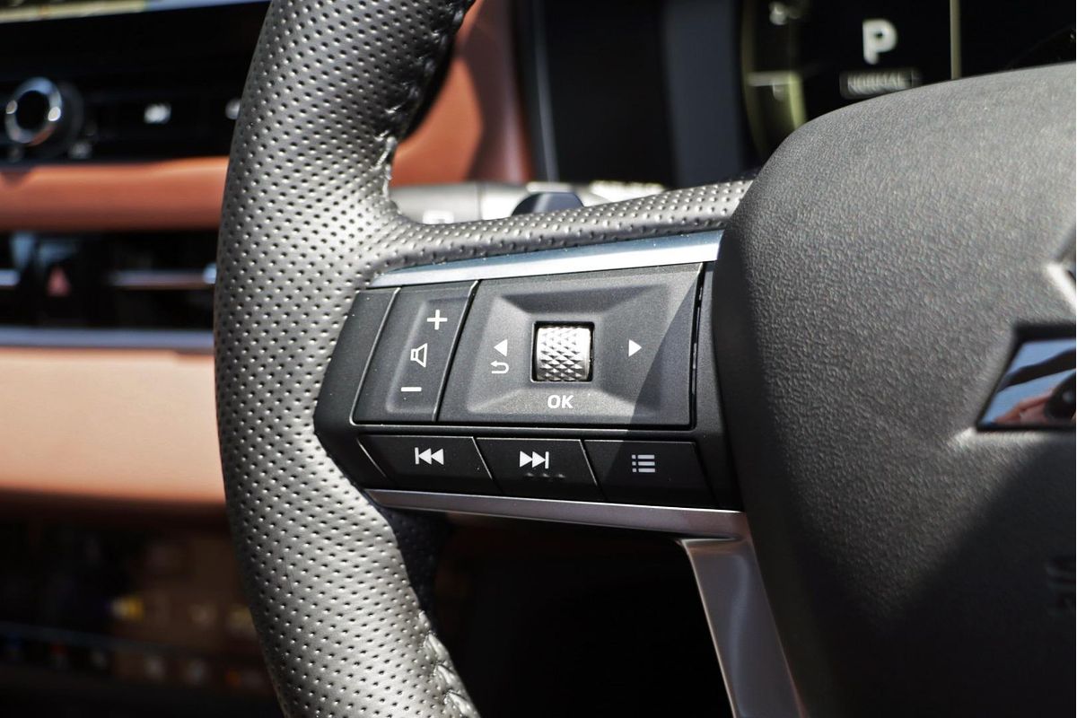 2025 Mitsubishi Outlander Exceed Tourer ZM