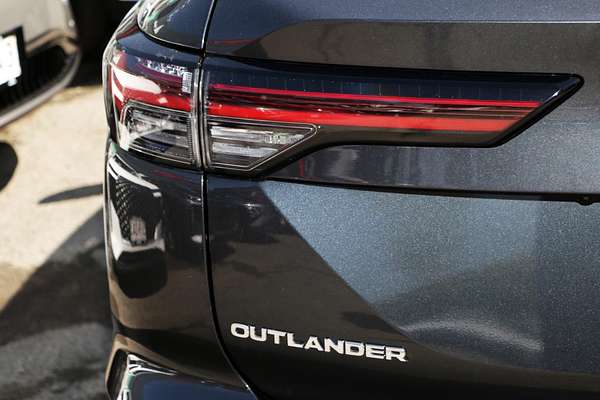 2025 Mitsubishi Outlander Exceed Tourer ZM