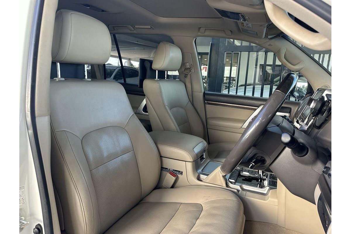 2019 Toyota Landcruiser Sahara VDJ200R