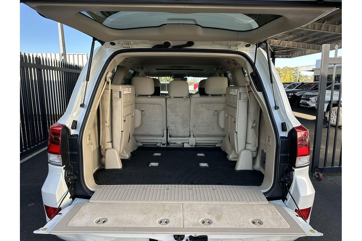 2019 Toyota Landcruiser Sahara VDJ200R