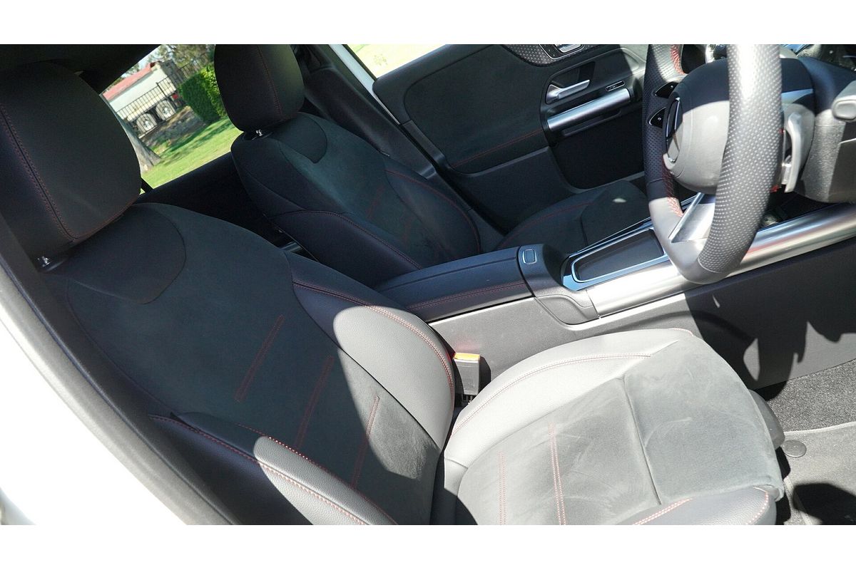2025 Mercedes-Benz GLA-Class GLA200 H247