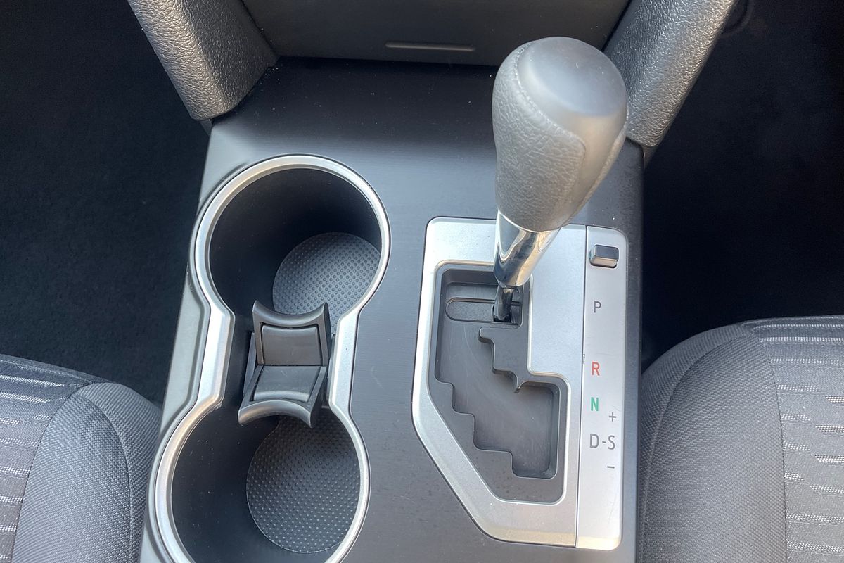 2016 Toyota Camry Atara S ASV50R