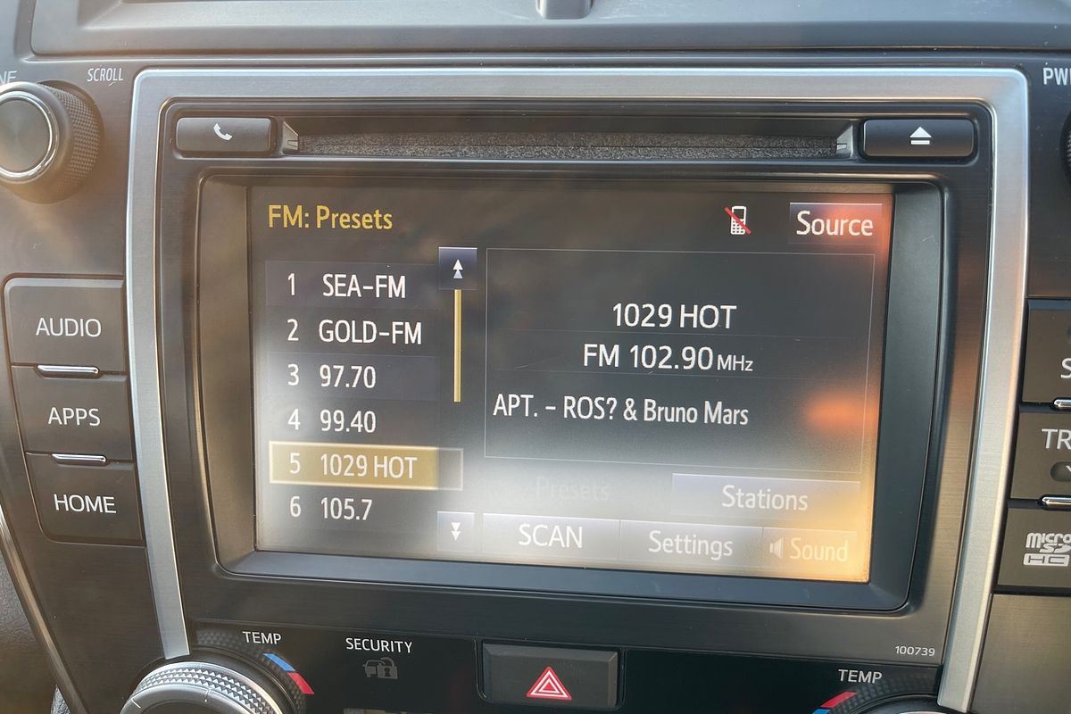 2016 Toyota Camry Atara S ASV50R
