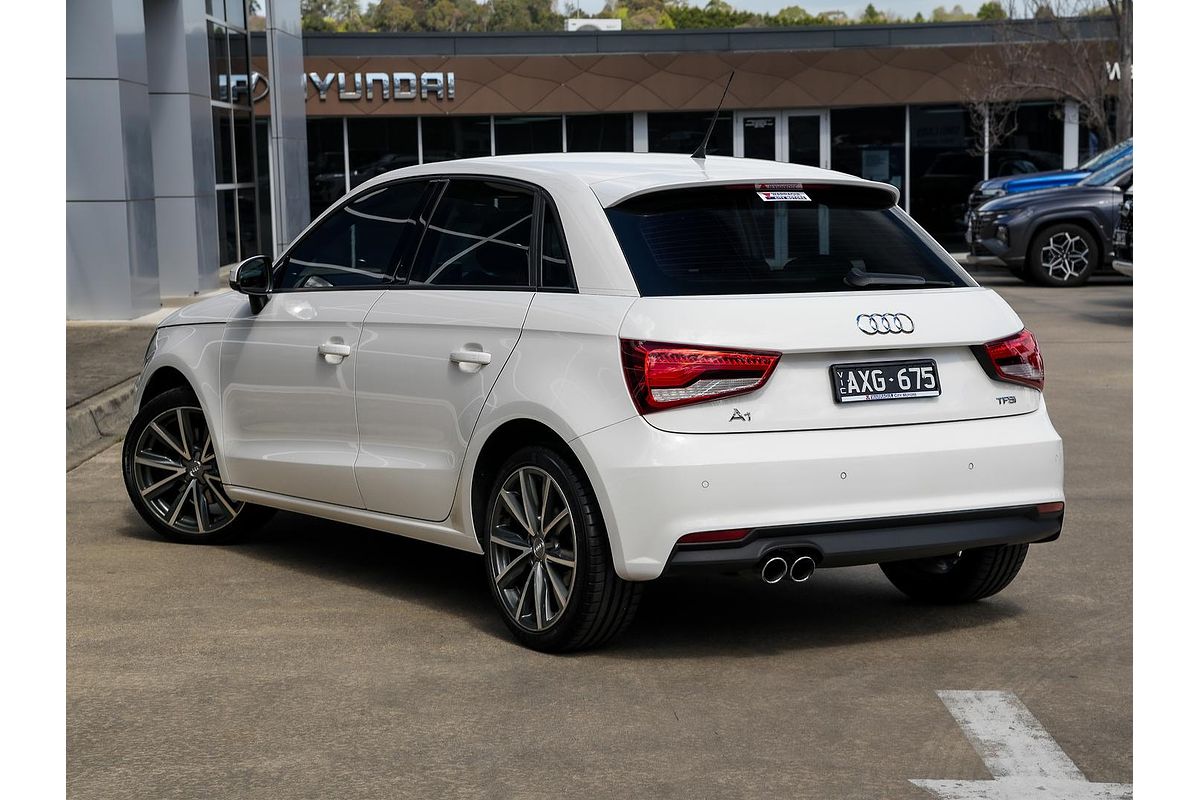 2015 Audi A1 Attraction 8X