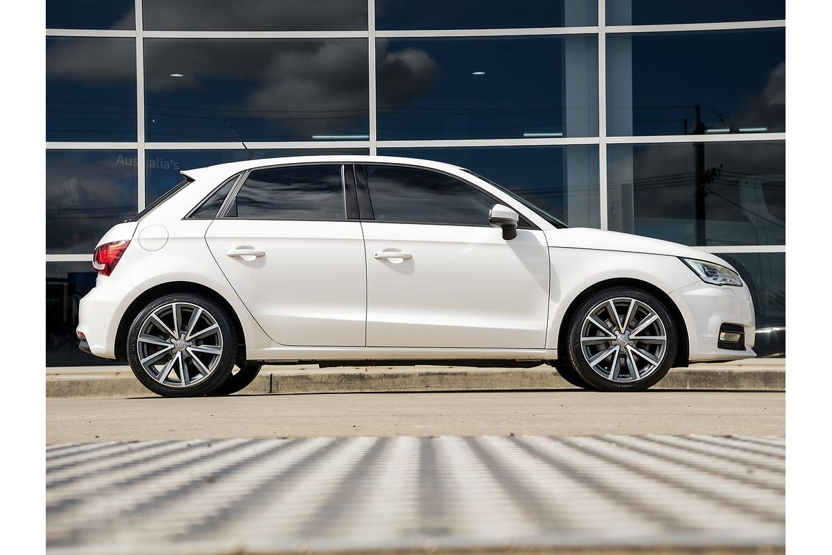 2015 Audi A1 Attraction 8X