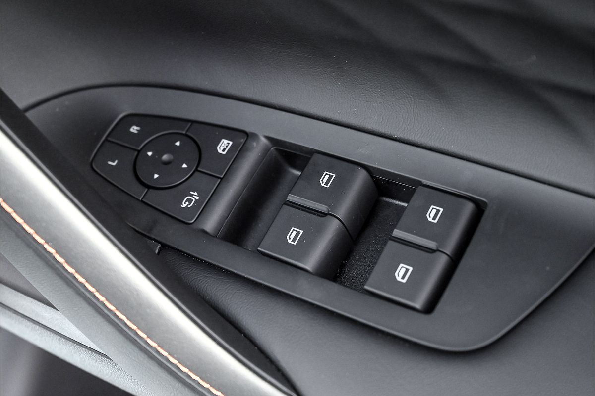 2025 MG HS Super Hybrid Essence AS33P