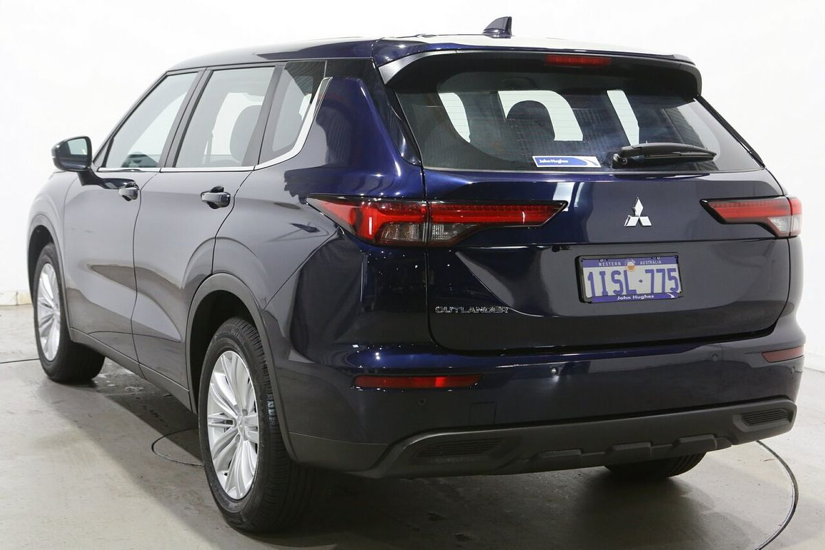 2023 Mitsubishi Outlander ES ZM
