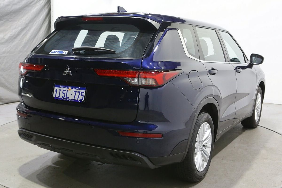 2023 Mitsubishi Outlander ES ZM