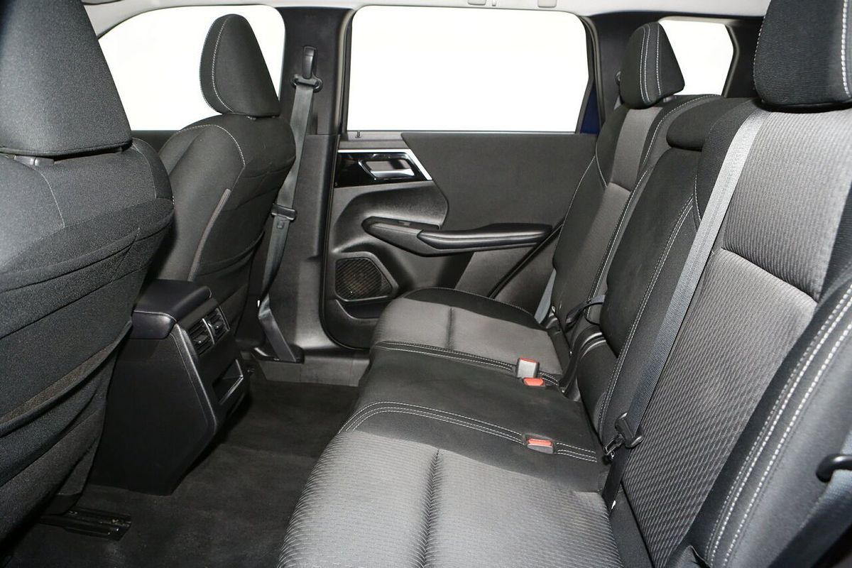 2023 Mitsubishi Outlander ES ZM