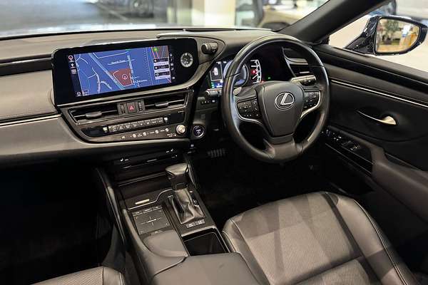 2021 Lexus ES ES300h Luxury AXZH10R