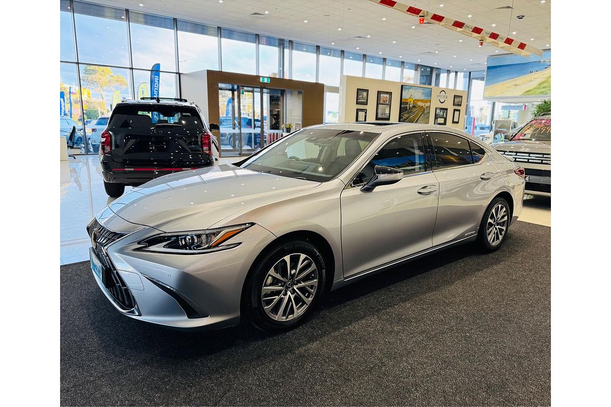 2021 Lexus ES ES300h Luxury AXZH10R