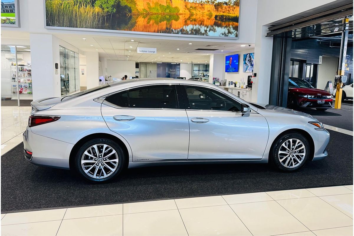 2021 Lexus ES ES300h Luxury AXZH10R