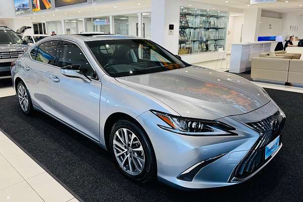 2021 Lexus ES ES300h Luxury AXZH10R