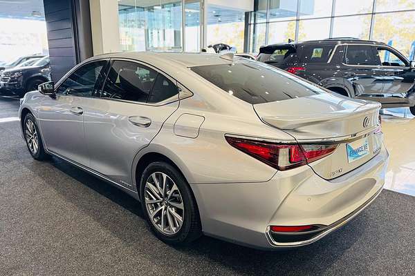 2021 Lexus ES ES300h Luxury AXZH10R
