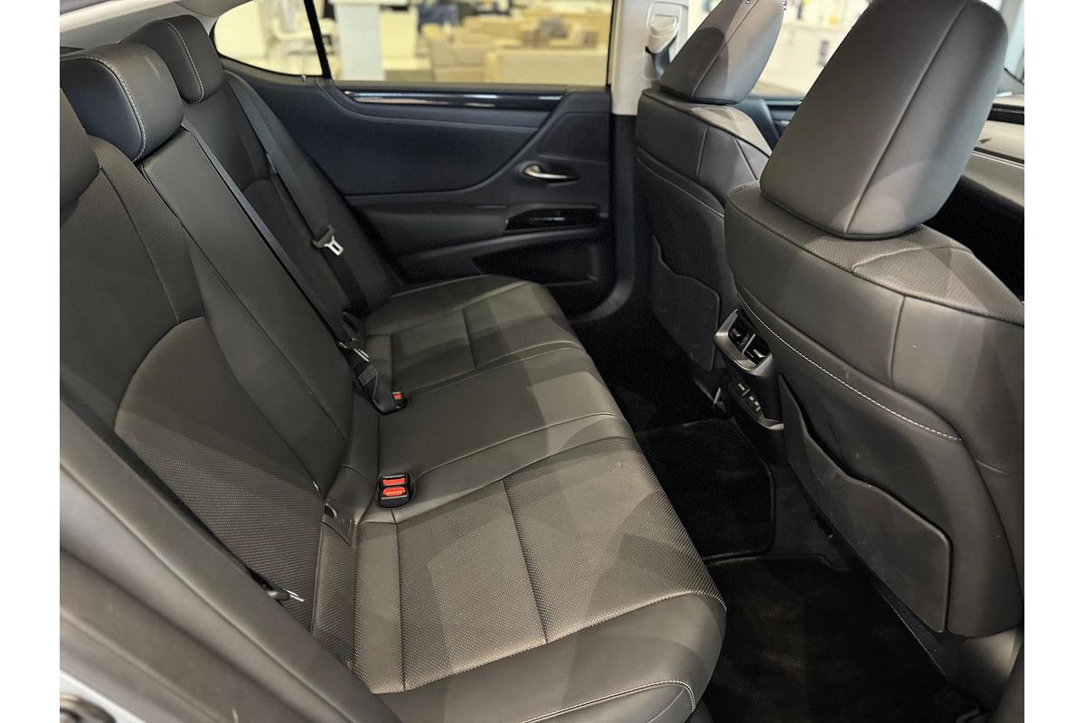 2021 Lexus ES ES300h Luxury AXZH10R