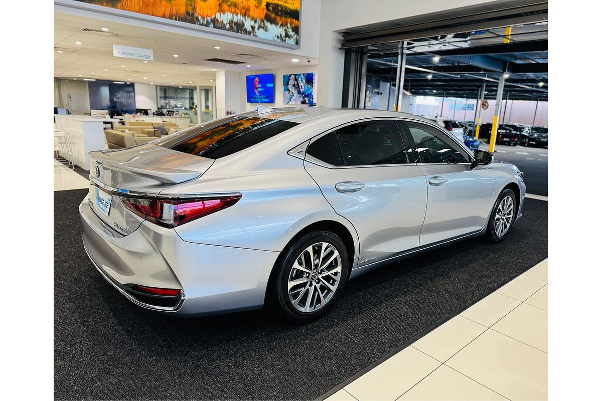 2021 Lexus ES ES300h Luxury AXZH10R