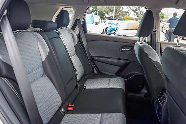 2024 Nissan X-TRAIL ST T33