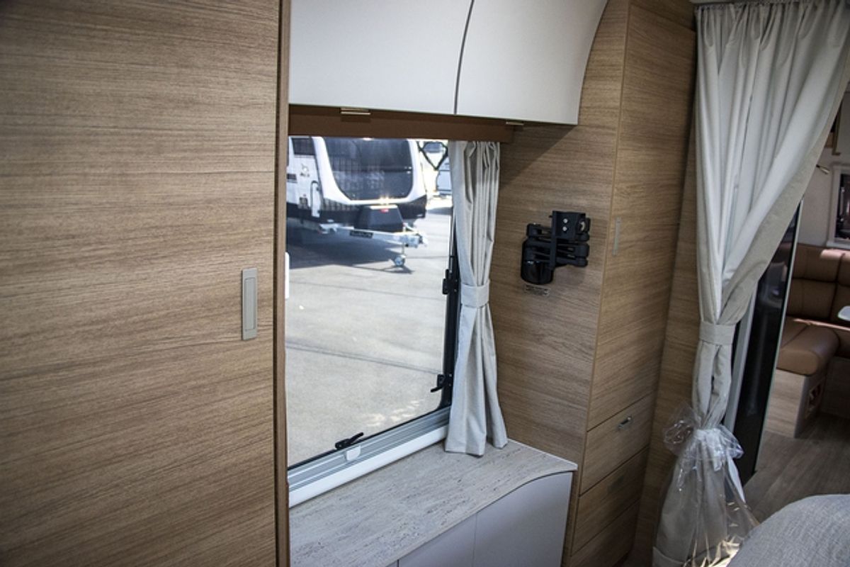 2025 Jayco SILVERLINE CARAVAN 21.65-3.OB.SL-MY25